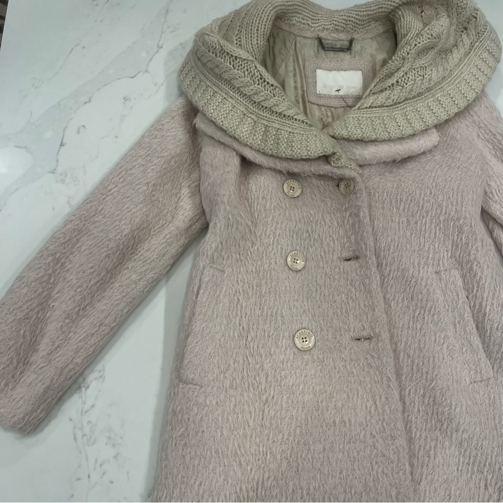 Scervino Street Stylish Double-Breasted Coat with Knit Collar